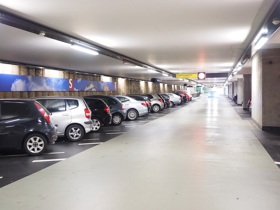  Parking privé ou public : lequel choisir ?